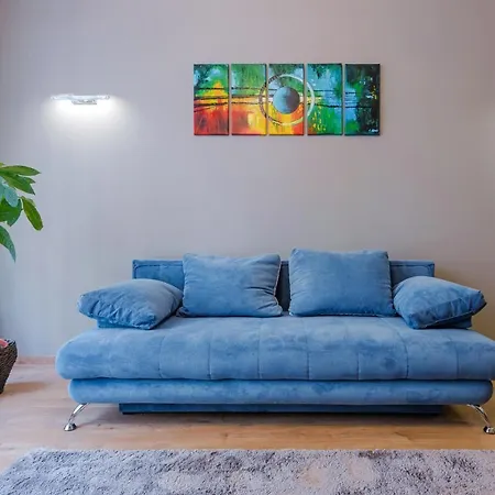 Amber / Navy Design With A/c Apartment *
